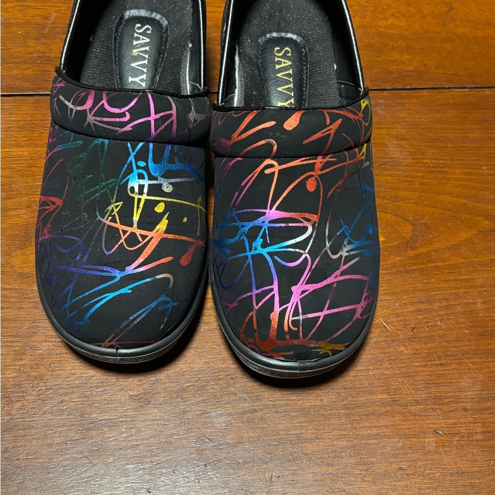 Savvy Women’s Brandy Patent Scribble Nursing Clog Size 7